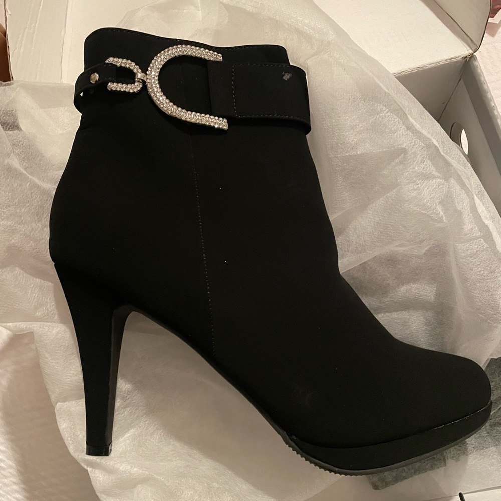 Women shoes size 11
